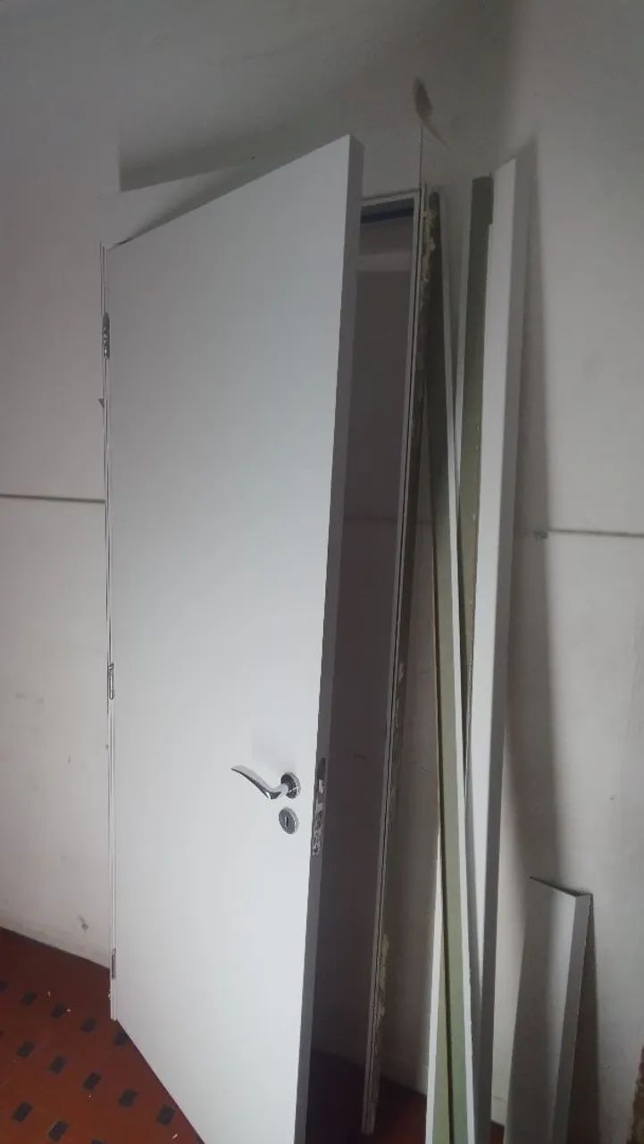 Porta com batentes e guarnições  - Foto 4