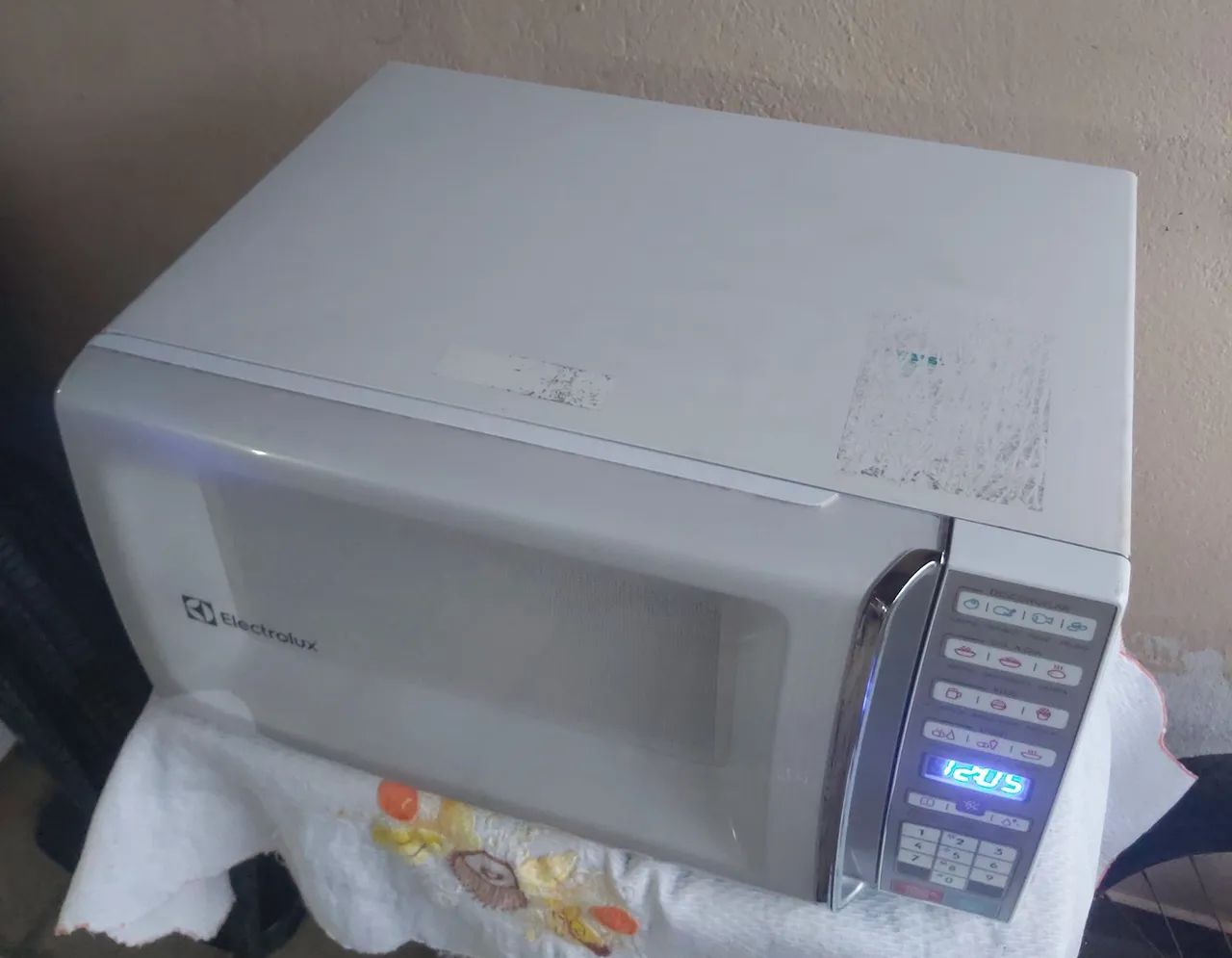Microondas Eletrolux de 34 litros - Foto 4