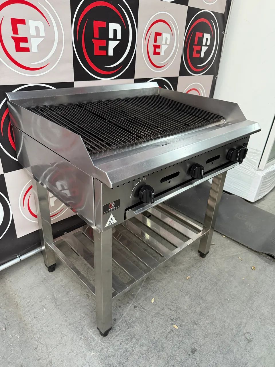 VENDO UM CHAR BROILER A GÁS VENÂNCIO  - Foto 2