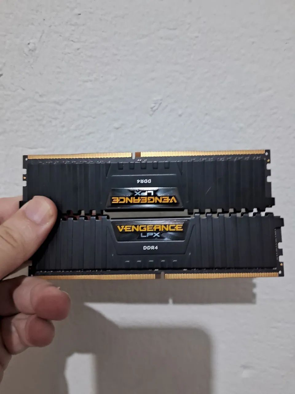 2x ram corsair 8gb 3200mh