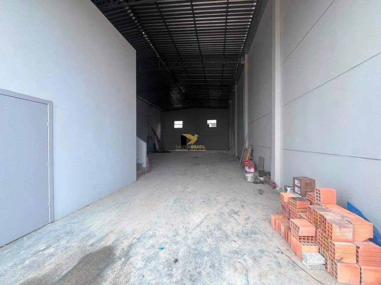 Galpão para locação em Tijucas/SC 330 m² com mezanino e escritório - Foto 2