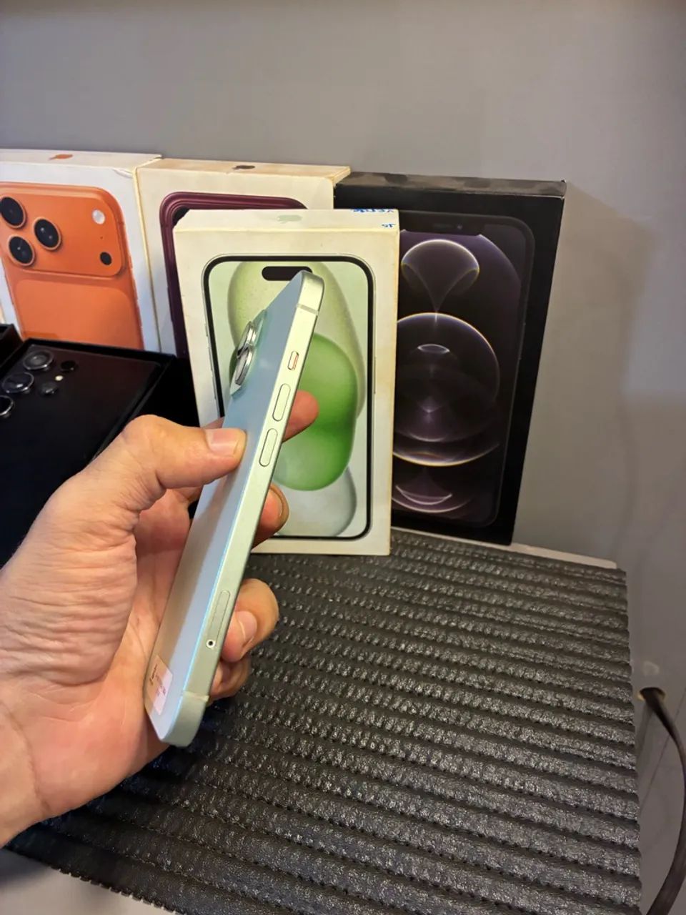 iPhone 15 - 128GB ( verde )  - Foto 3