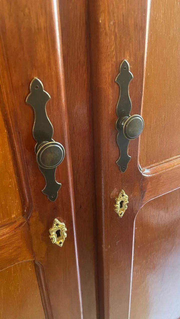 Guarda roupas 2 portas madeira maciça - Foto 5