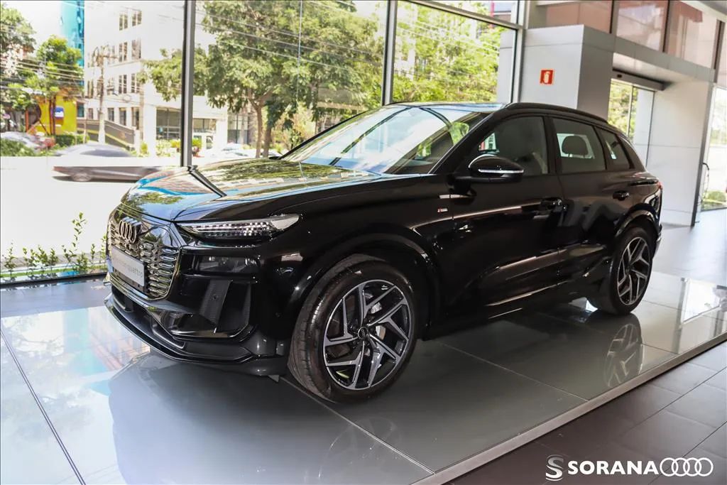 Audi E-Tron Performa. Black Aut. (elétrico) 2025 - Foto 2