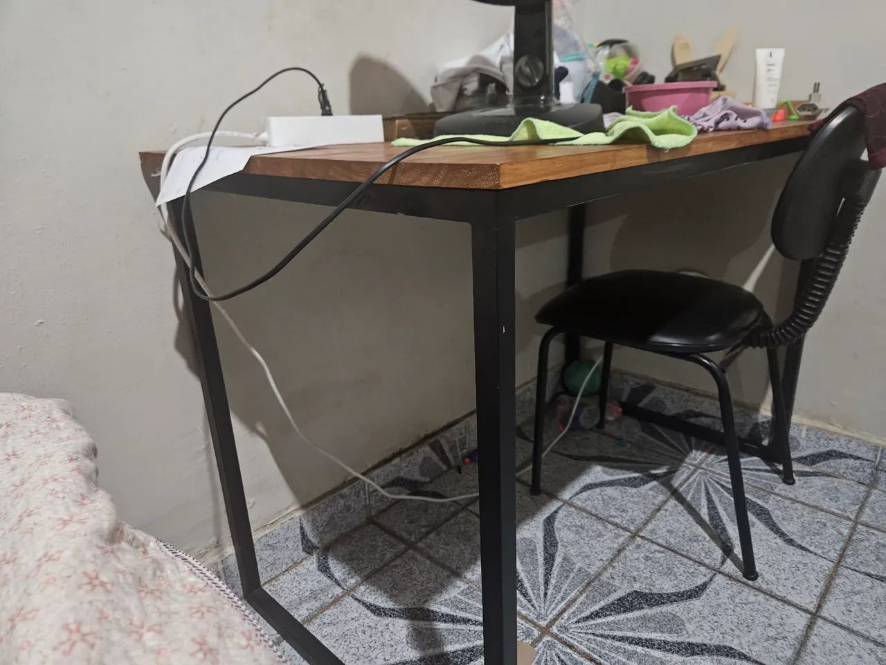 Mesa madeira e metalom  escritório, casa , multiuso  - Foto 5