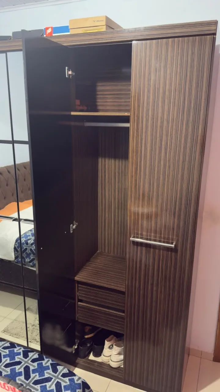 Guarda-Roupa Casal Grande com Espelho e Gavetas - Ótimo Estado - Foto 5