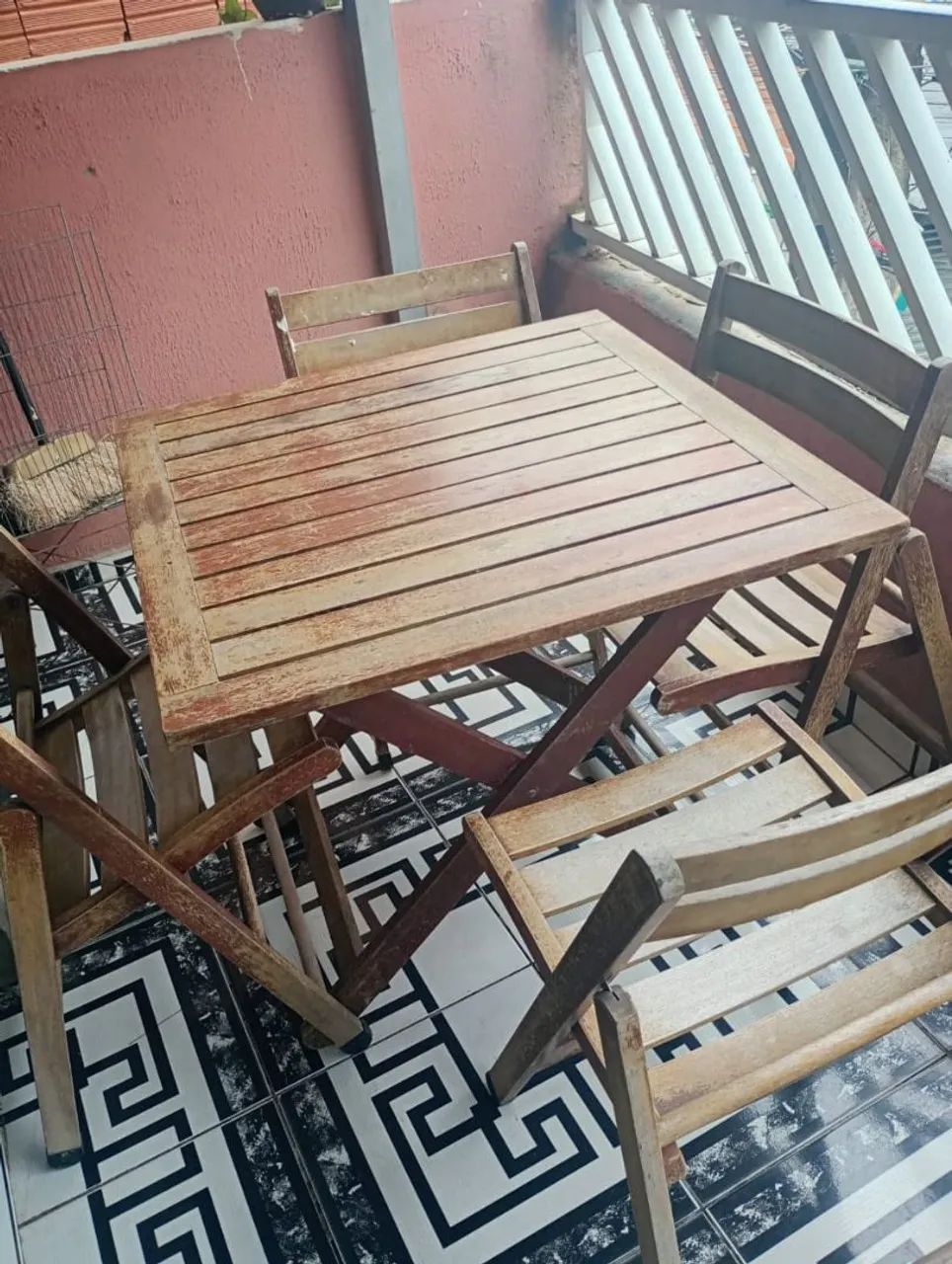 Mesa dobrável de madeira maciça com 4 cadeiras - Foto 4