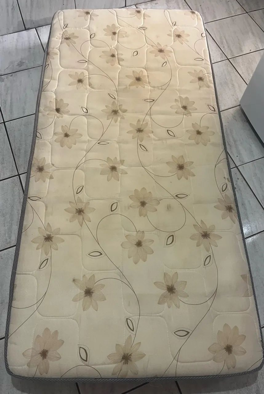 Vendo cama box solteiro + colchão  - Foto 4
