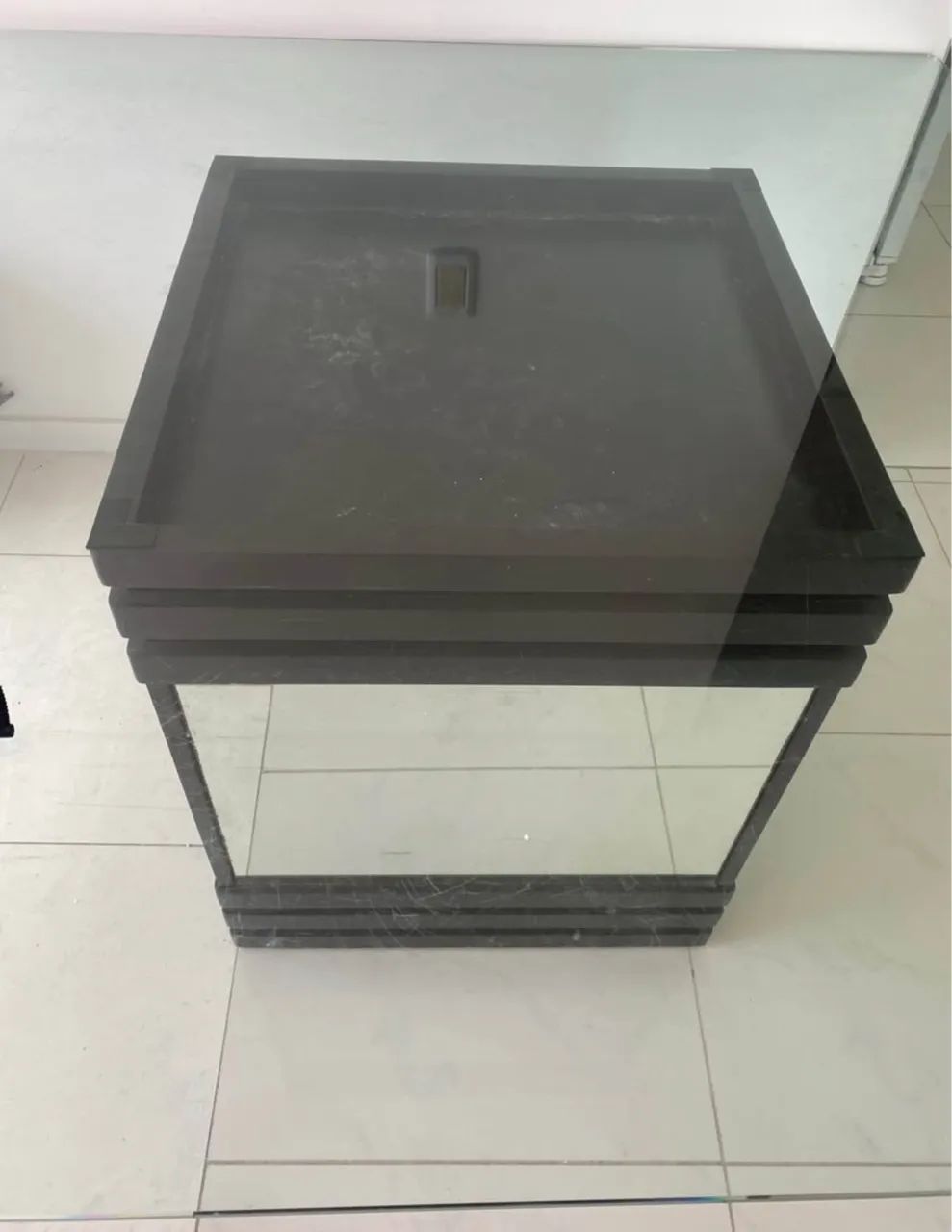 Mesa de jantar tampo de vidro 8 lugares 1,40x1,40m - Foto 3