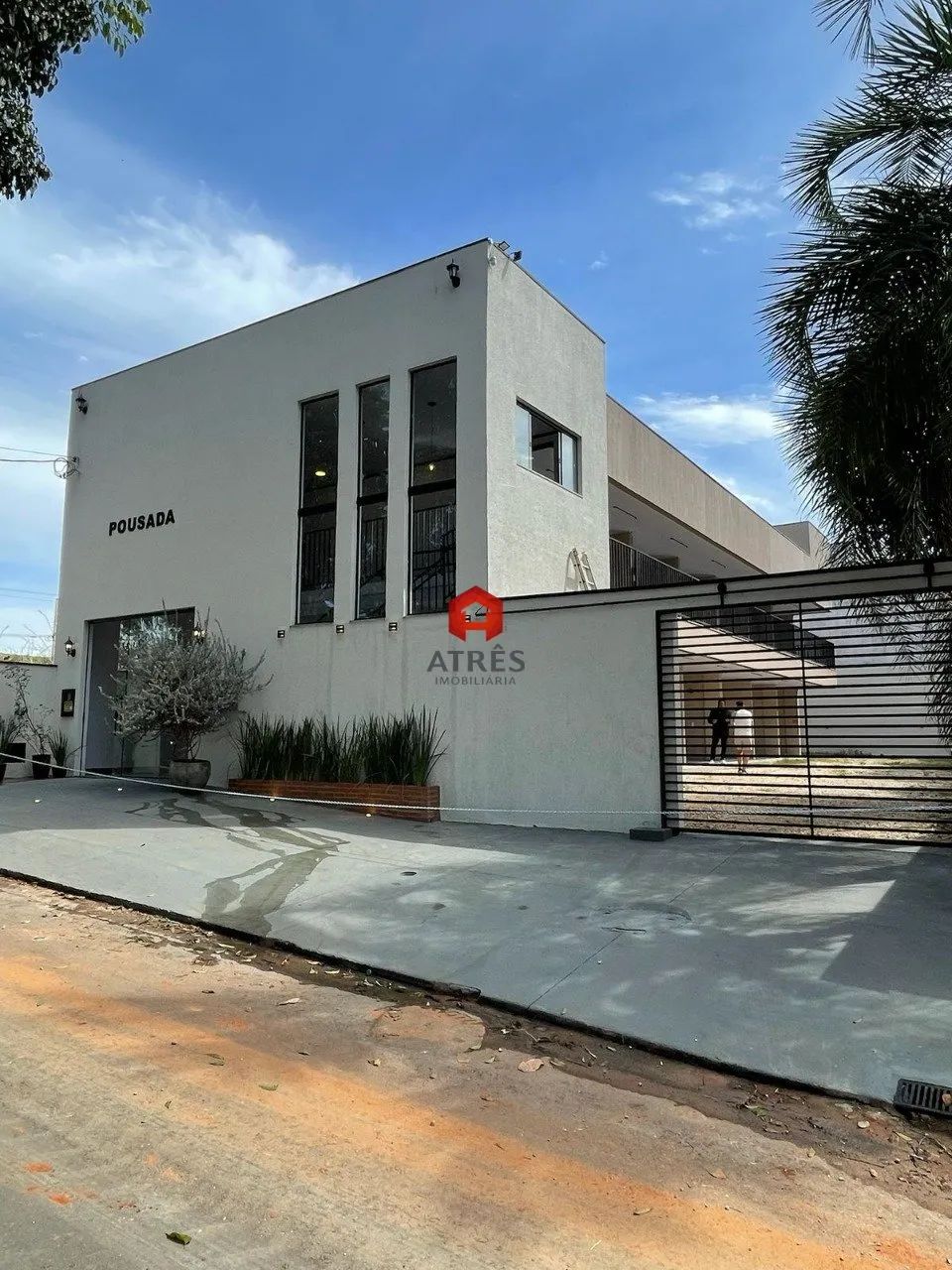 Pousada nova com 14 suítes à venda em Pirenópolis | 447m² | Pronta para operação.