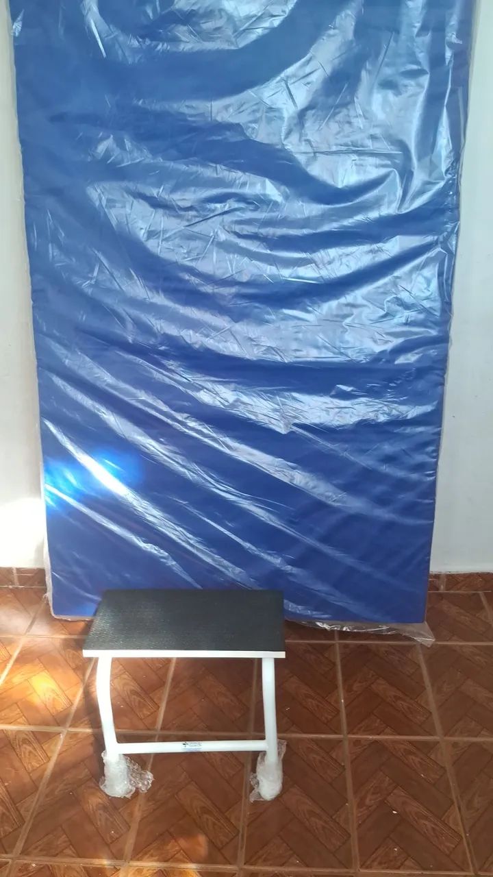 Colchão hospitalar capa azul com zíper. - Foto 4