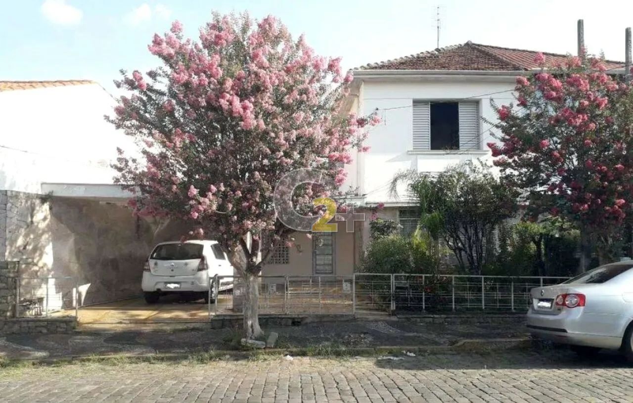 Casa comercial ou residencial à venda no Centro de Amparo com 3 quartos e 2 vagas
