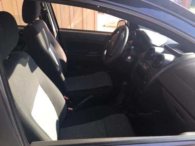 Vendo Fiesta Sedan 1.6 2011 Completo - Impecável - Foto 6