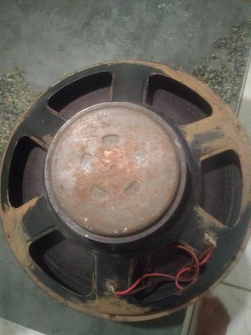 Vendo uma caixa de som com dois fone - Foto 2