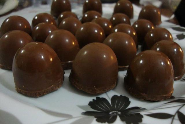 Trufas de Chocolate e Brigadeiros - Foto 3