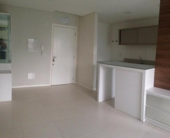 Apartamento 2 dormitórios sendo 1 suíte, em ótima localização no centro!! - Foto 4
