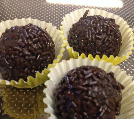 Trufas de Chocolate e Brigadeiros - Foto 5