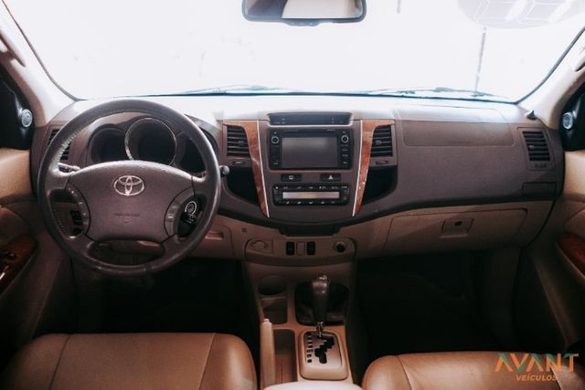 Hilux SW4 Srv 4x4 3.0 Turbo (aut) 2011 - Foto 4