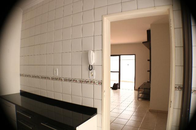 Apartamento Térreo Jd. Califórnia - 2quartos, 3 banheiros, 2 Quintais , 1 vaga - 110Mts - Foto 4