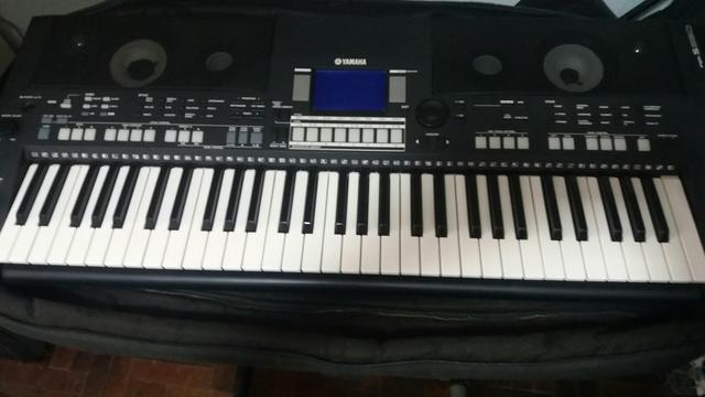 Teclado PSR 550B
