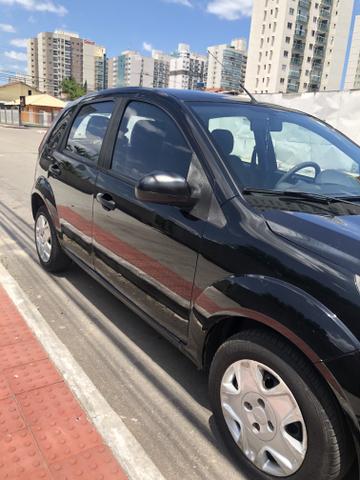 Vendo Fiesta Hatch 1.0 - 2013 - Preto - Único dono - Foto 4