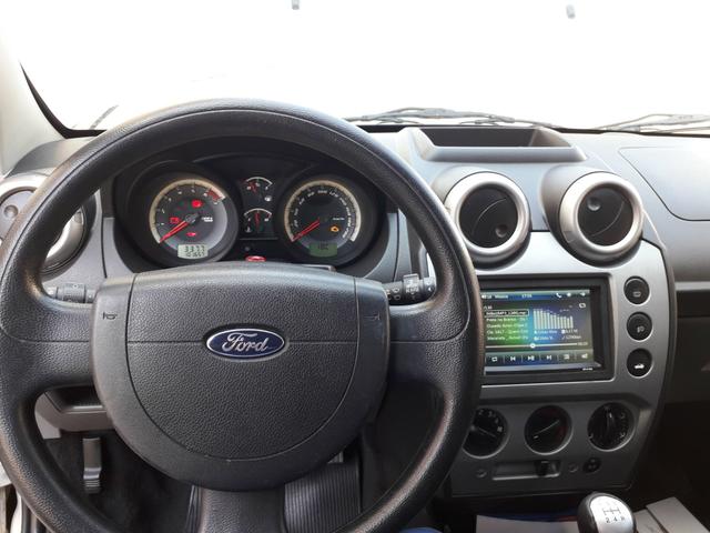 Fiesta Sedan - Foto 2