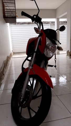 VENDE-SE MOTO HONDA