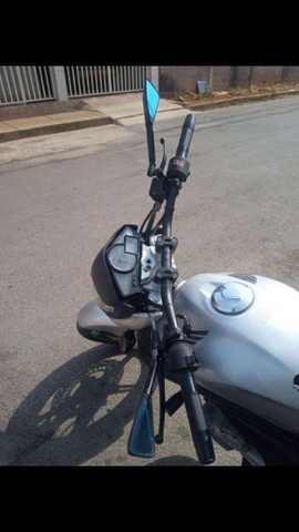 MOTO CB 300 PRATA
