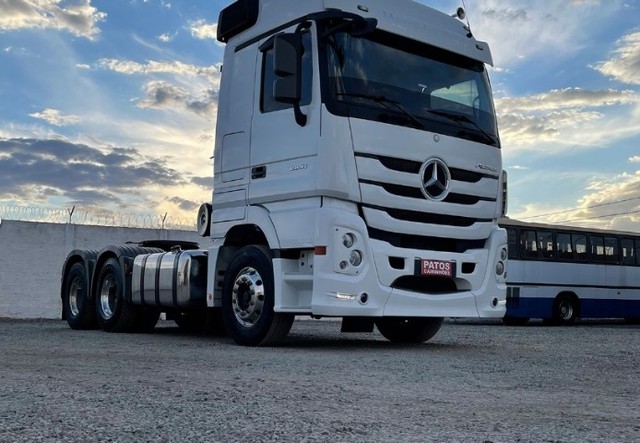 VENDO CAMINHAO MERCEDES BENS ACTROS 2651