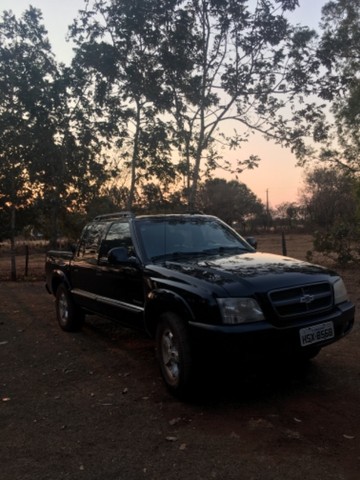 VENDE SE CAMINHONETA S10