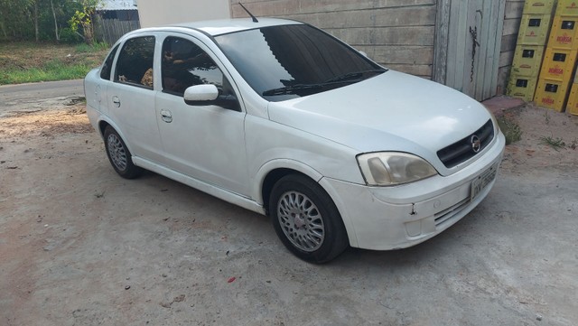 CORSA SEDAN COR BRANCA ANO 2007