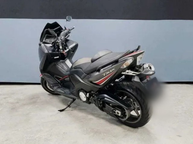 YAMAHA TMAX