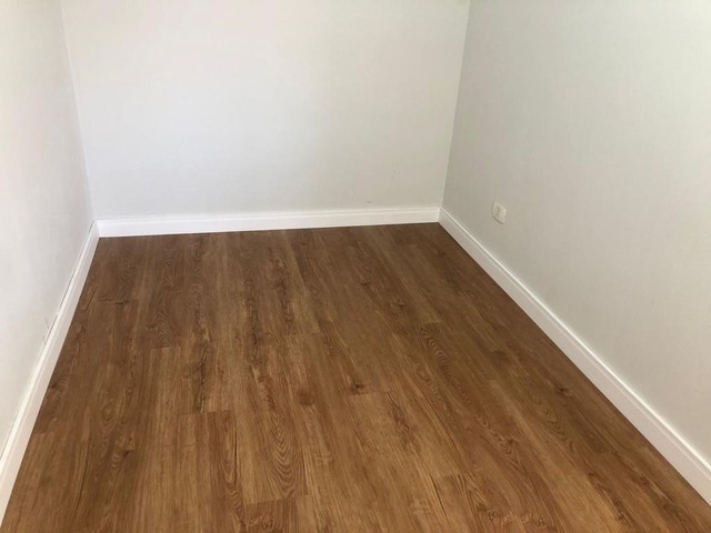 Vendas de piso vinilílico e Instalação de piso vinílico laminados, rodapés, Deck - Foto 5