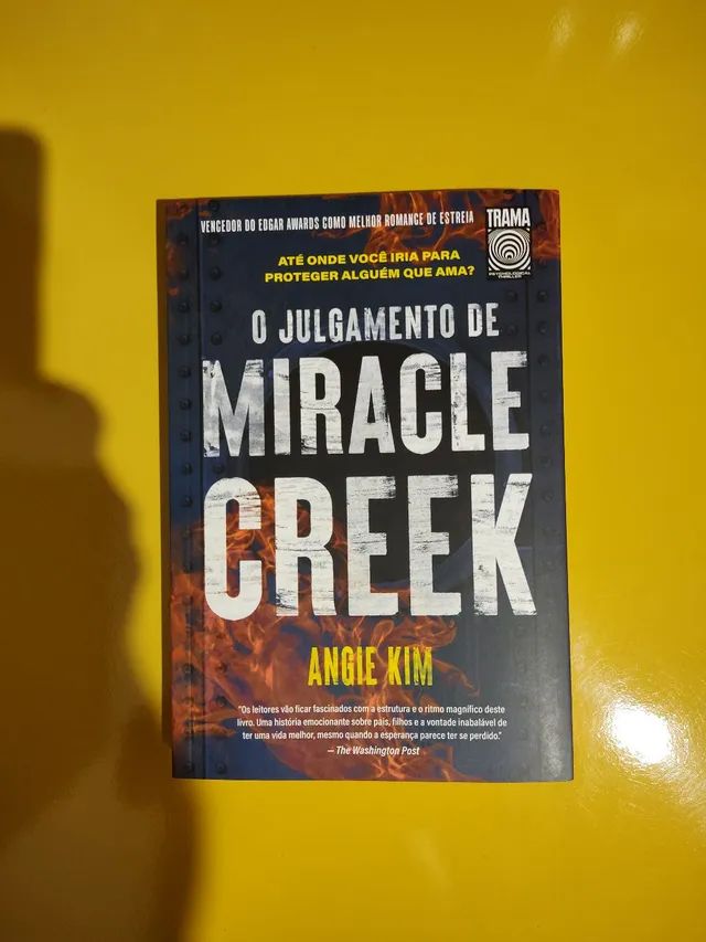 O Julgamento de Miracle Creek. Produto novo. Com brinde.