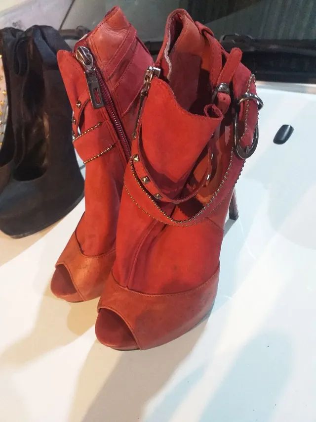 Sapatos e sandalias