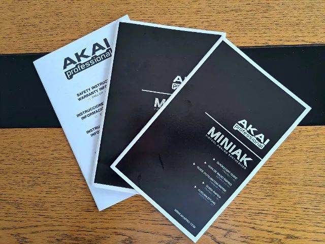 Sintetizador Akai Miniak novinho - Instrumentos musicais - Santa
