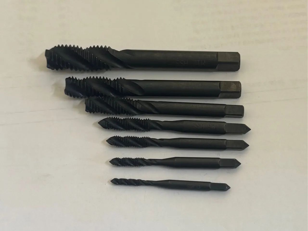 Macho máquina canal helicoidal 