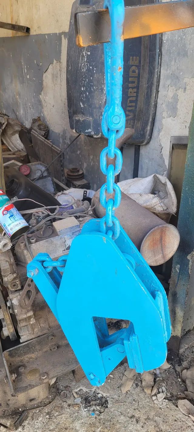 Vende se uma garra, para pegar placas de vidros de ferro  e outros tipo de placas - Foto 3