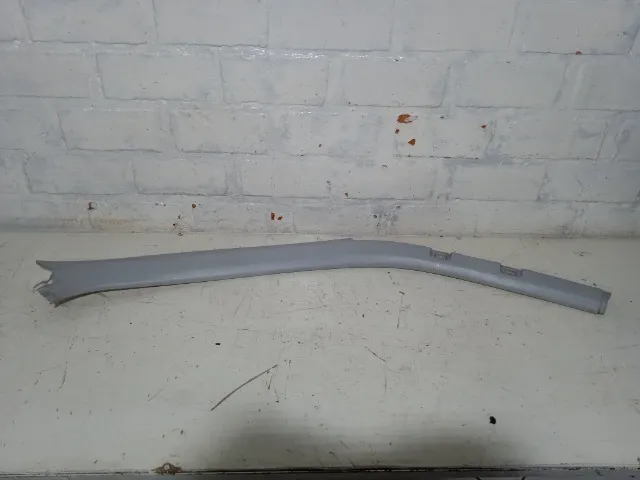 8430 Acabamento Direto Coluna Parabrisa Polo Classic Seat 95 A 01