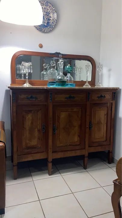 Buffet antigo marchetaria 