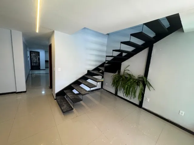 Lindo sobrado com 4 quartos reformado