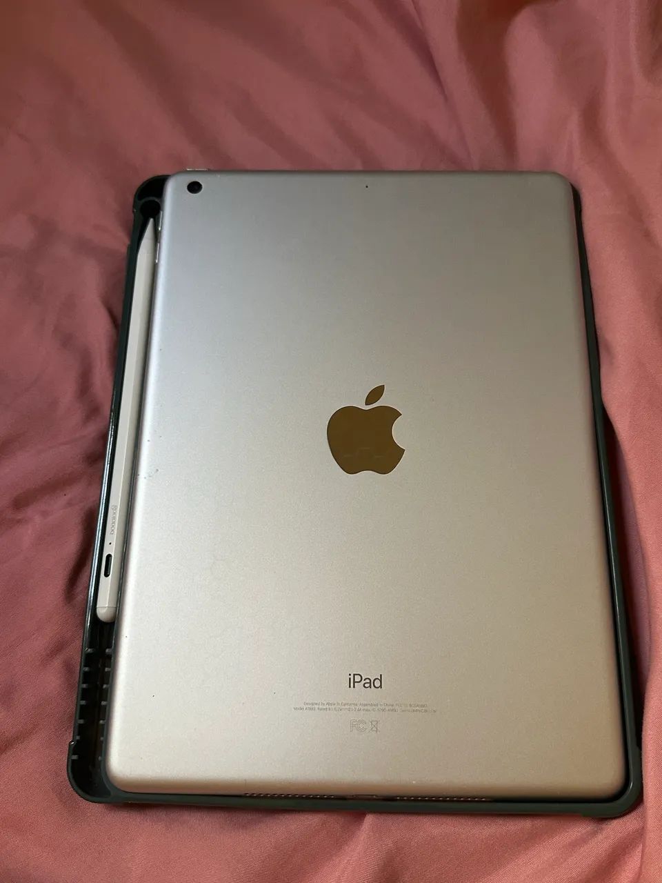 iPad 6ª geração 32 gb Silver Apple,acompanha caneta touch