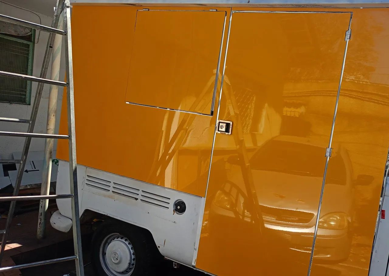 Kombi foodtruck e banho e tosa 