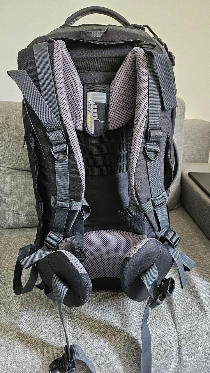 Mochila Deuter Transit 50 + 10 cinza/verde - Foto 3