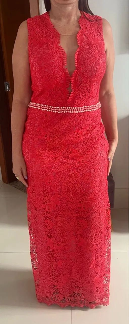 Vestido coral de Renda com Detalhe em Pérolas