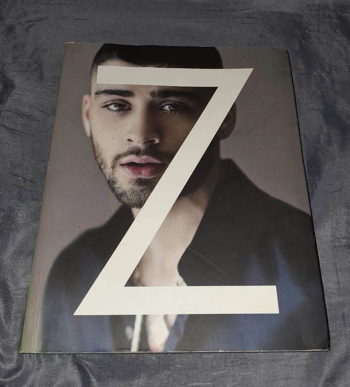 Livro zyan malik-one direction 