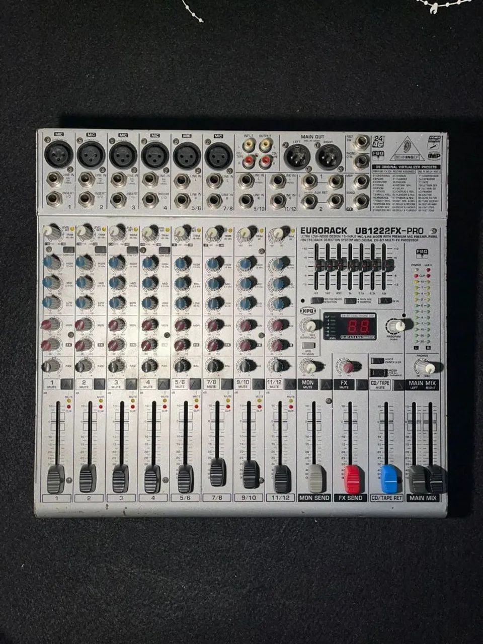 Mesa de Som Behringer UB1222FX-PRO - Foto 4
