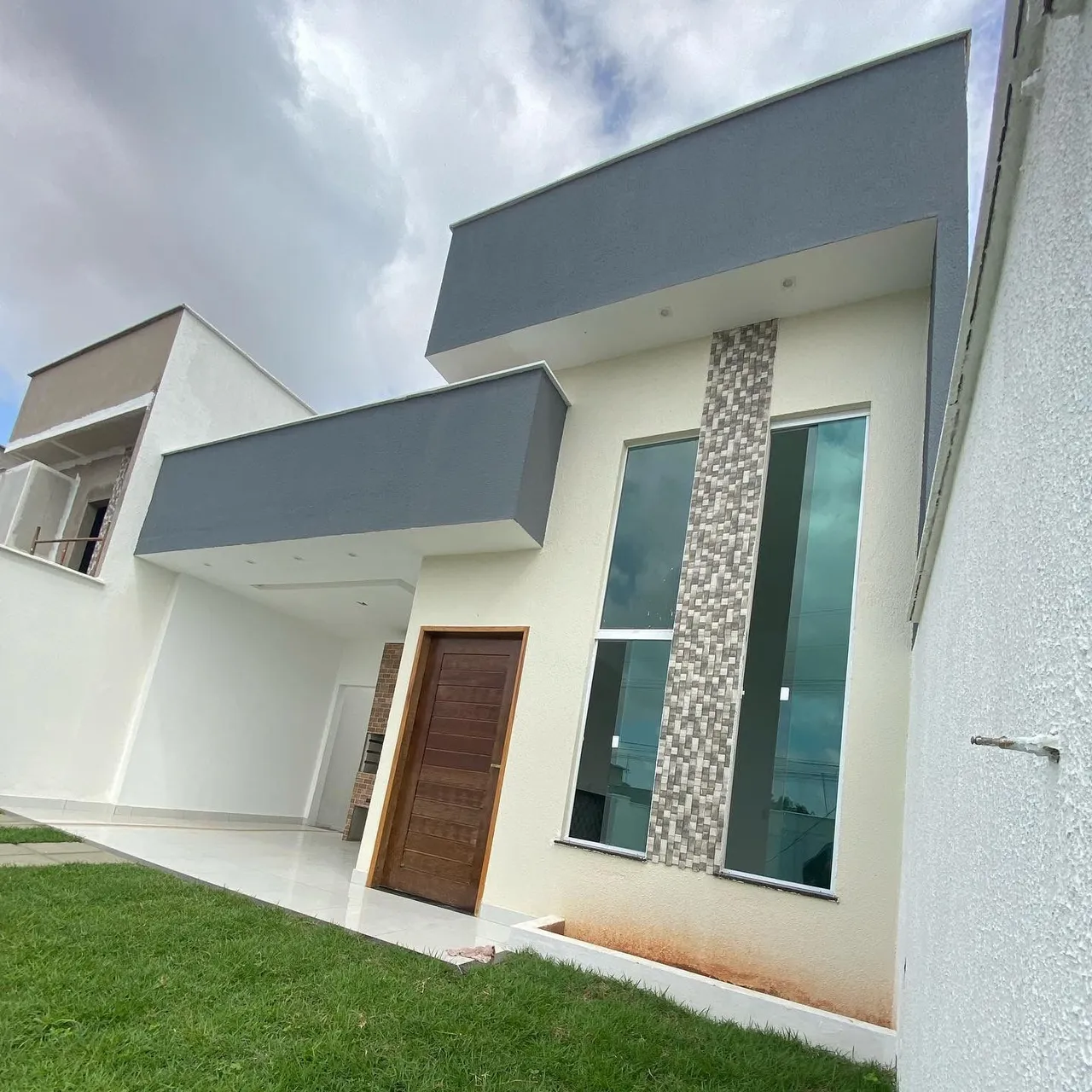 CASA À VENDA NO COHATRAC COM 3 QUARTOS EM RESIDENCIAL FECHADO /13/
