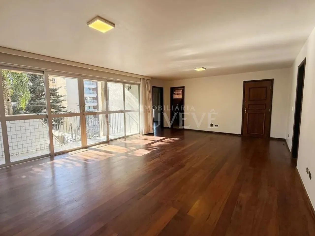 IMOBILIARIA JUVEVE ALUGA APARTAMENTO CABRAL PRX AUGUSTO STRESSER ROYAL CENTER UFPR AGRARIA - Foto 2