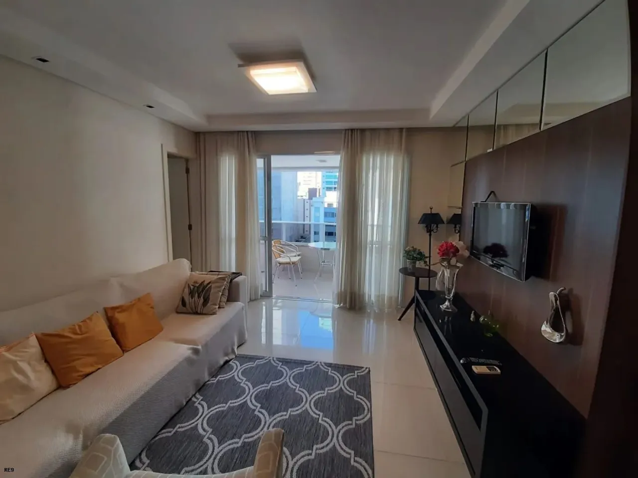 Apartamento para Locação em Itajaí, Centro, 3 dormitórios, 3 suítes, 4 banheiros, 2 vagas